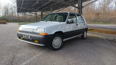 RENAULT Super 5