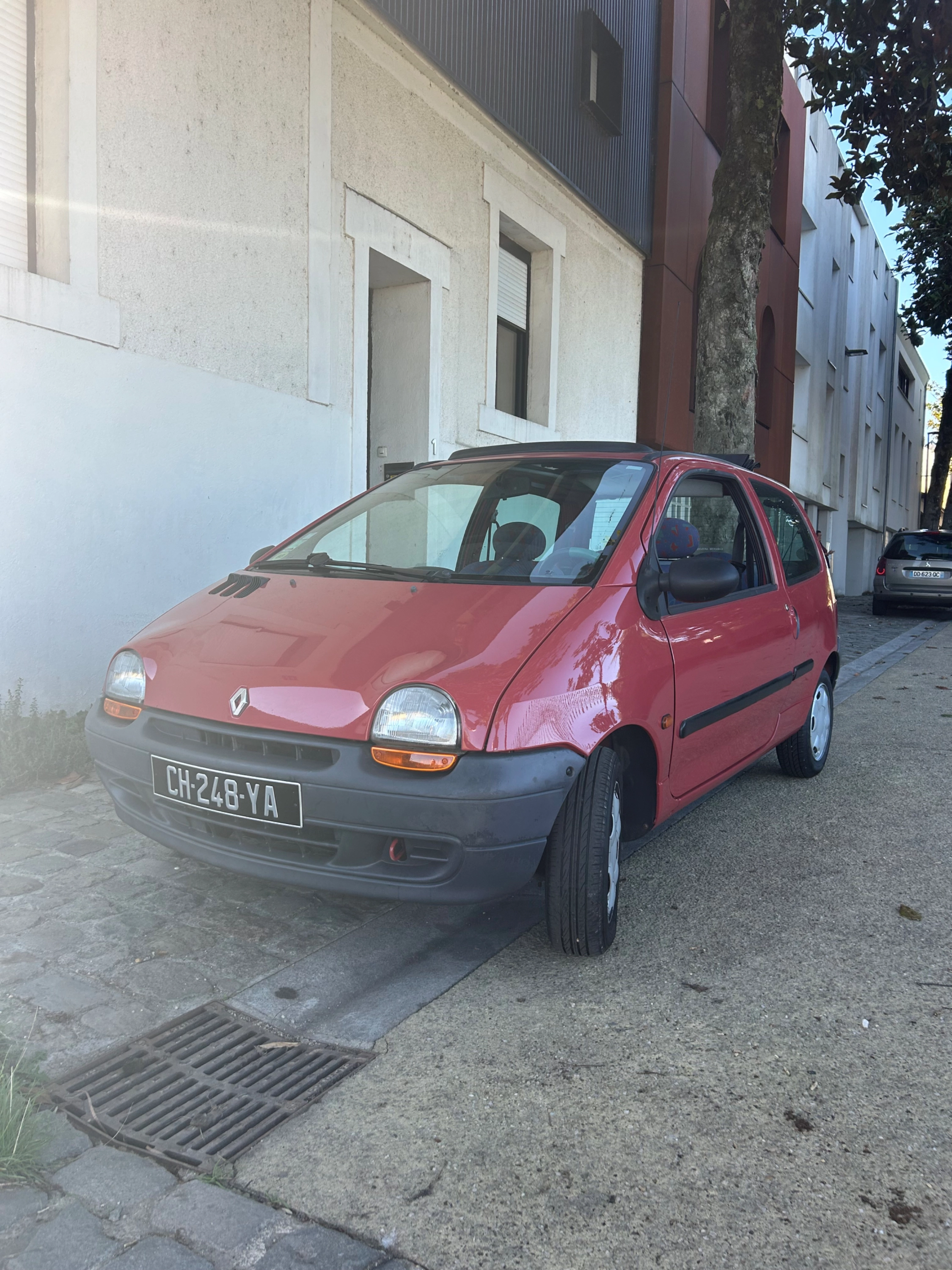 RENAULT