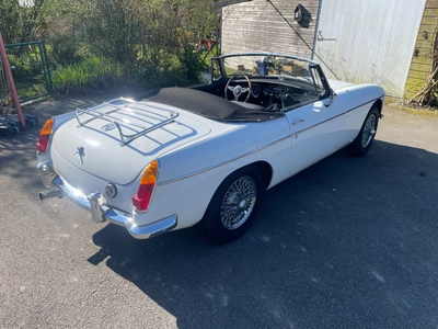 MG B