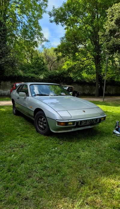 PORSCHE 924