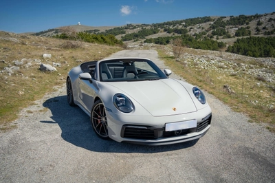 PORSCHE 911 Carrera S (992)