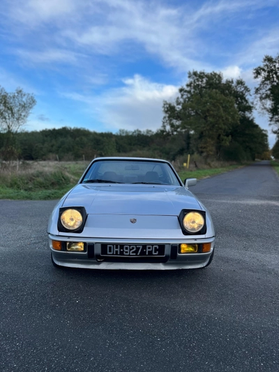PORSCHE 924