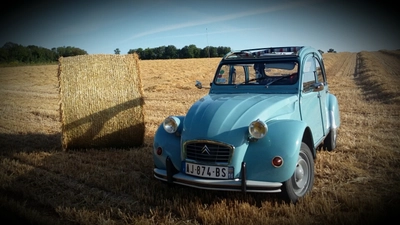 location CITROEN 2CV à Angoulême