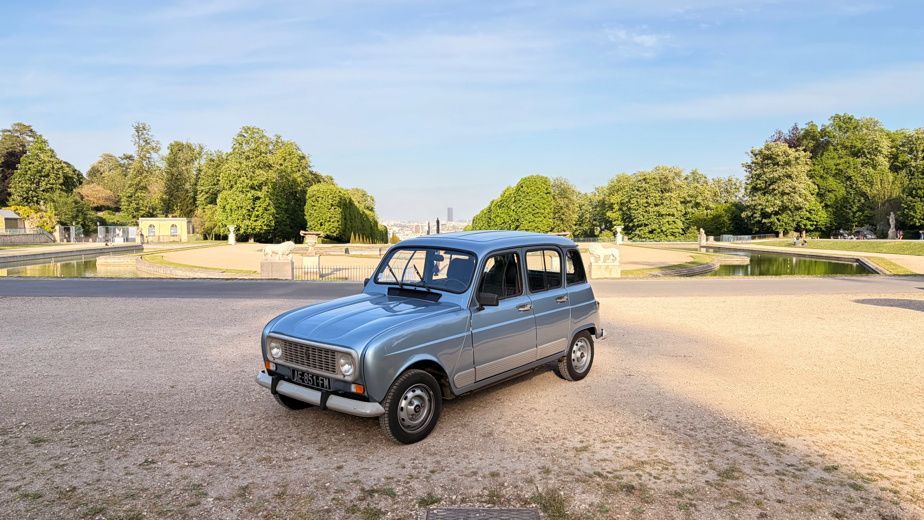 RENAULT