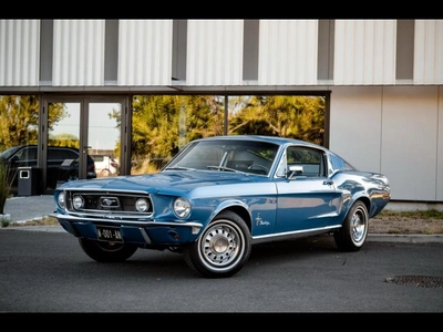 FORD MUSTANG