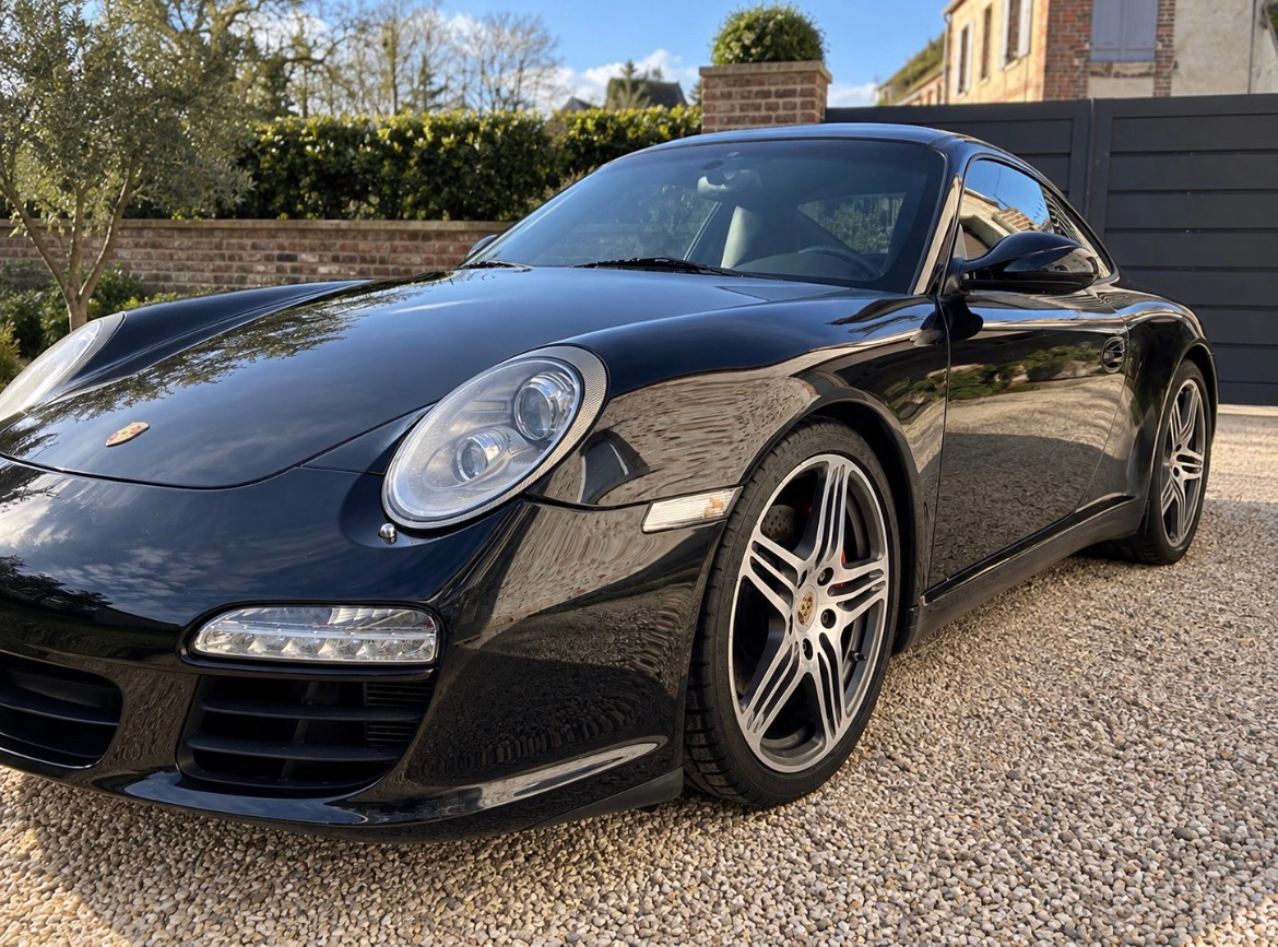 PORSCHE