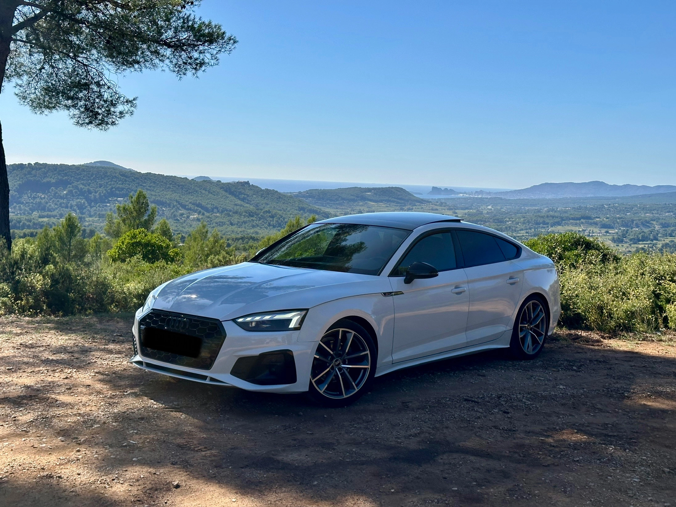 AUDI