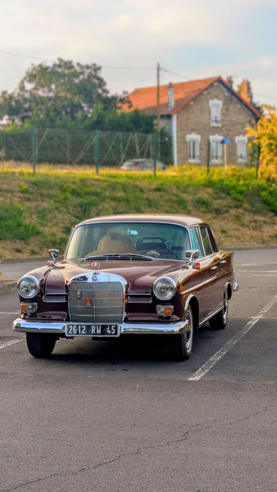MERCEDES W110 190dc