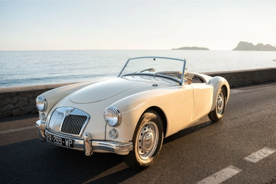 location MG MGA à La Ciotat