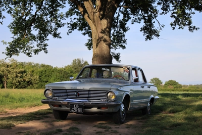 PLYMOUTH valiant