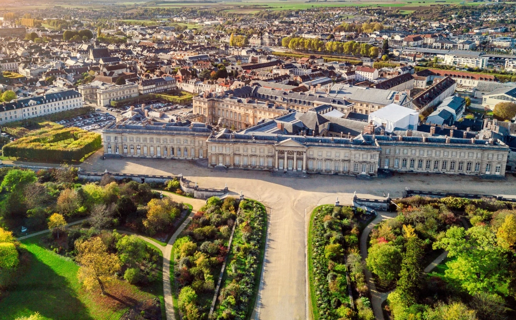 Location voiture ancienne Compiègne