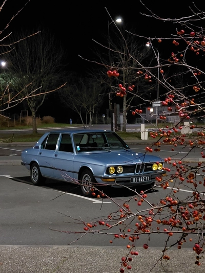 BMW E12 528