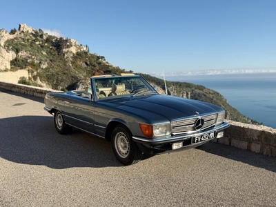 location MERCEDES 350SL R107 à Nice