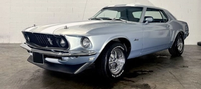 location FORD Mustang à Le Bouscat